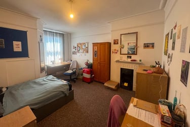 6 bed house, North Road East, North Hill, Plymouth, PL46AN - Image 2